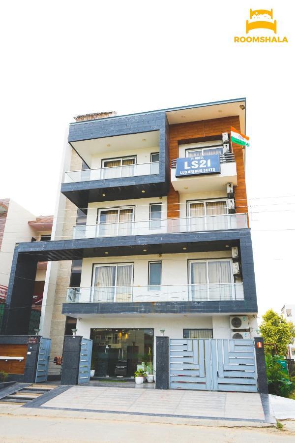 Hotel Ls 21 Badshahpur Exterior photo